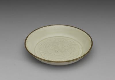 图片[2]-Dish with incised chi-dragon pattern in white glaze, Ding ware, Northern Song to Jin dynasty, 12th-13th centuries-China Archive